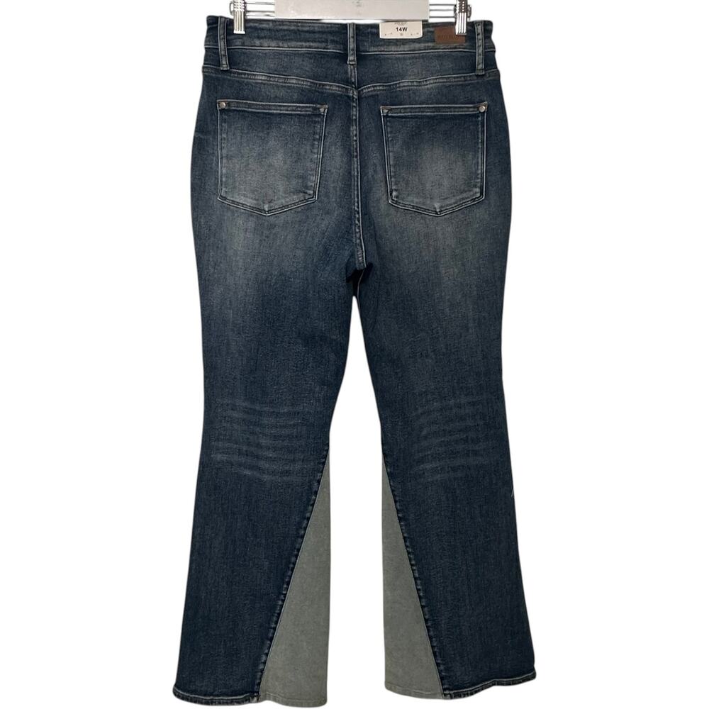 NWT Judy Blue Mid Rise Flare Jeans Contrast Panel Bell Bottoms Size 14W - Picture 5 of 16
